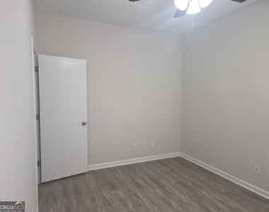 891 Park Place Ne - Photo Thumbnail 10