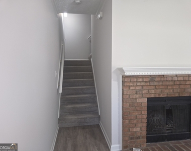 891 Park Place Ne - Photo Thumbnail 7