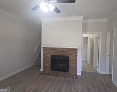 891 Park Place Ne - Photo Thumbnail 3