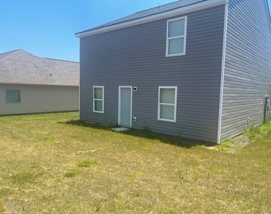 103 Sheila Street - Photo Thumbnail 6