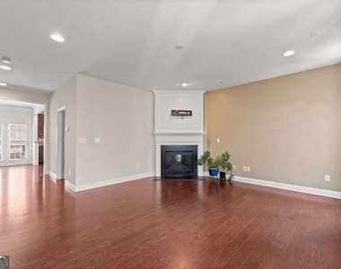1034 East Paces Chas Ne - Photo Thumbnail 6