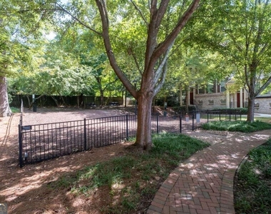 1034 East Paces Chas Ne - Photo Thumbnail 35