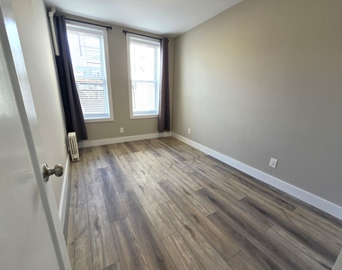 44-4 30th Avenue - Photo Thumbnail 7
