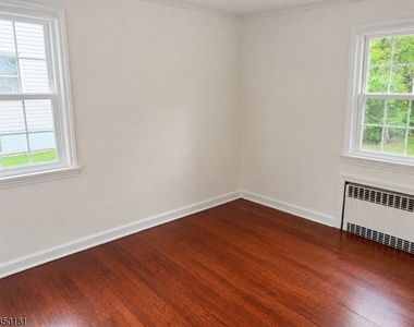 18 Carrol St - Photo Thumbnail 5