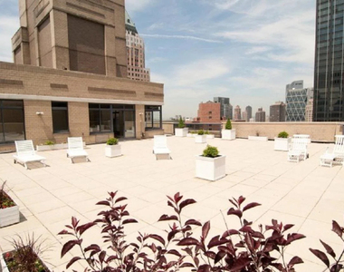 West 48th Street - Photo Thumbnail 15