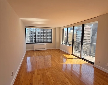 West 48th Street - Photo Thumbnail 2
