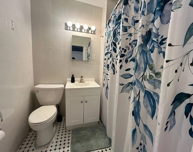31 East 30th Street - Photo Thumbnail 4
