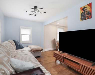 17 Clinton Street - Photo Thumbnail 15