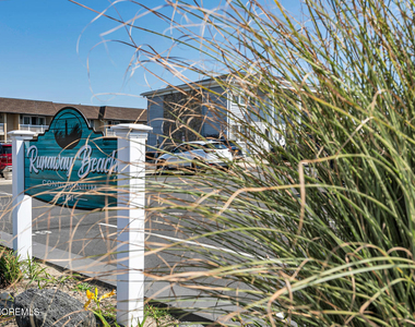 1201 E Ocean Avenue - Photo Thumbnail 15