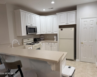 22 Cooper Avenue - Photo Thumbnail 6