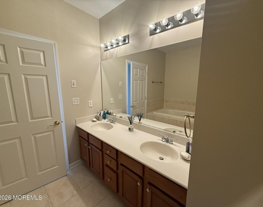 22 Cooper Avenue - Photo Thumbnail 10
