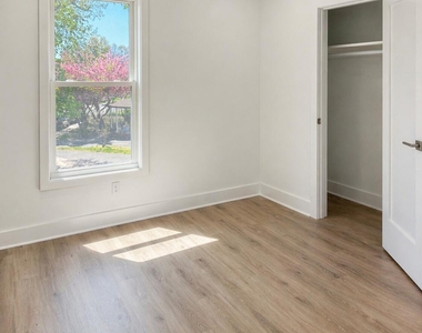 506 Bath Avenue - Photo Thumbnail 7