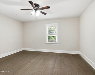 1114 Summerfield Avenue - Photo Thumbnail 13