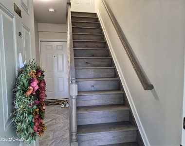 1022 Sewall Avenue - Photo Thumbnail 4