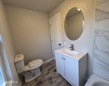 1022 Sewall Avenue - Photo Thumbnail 10