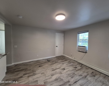1022 Sewall Avenue - Photo Thumbnail 11