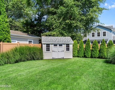 1204 Holly Place - Photo Thumbnail 29