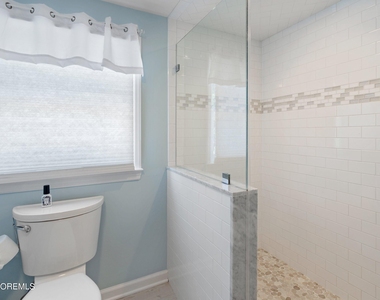 1204 Holly Place - Photo Thumbnail 16