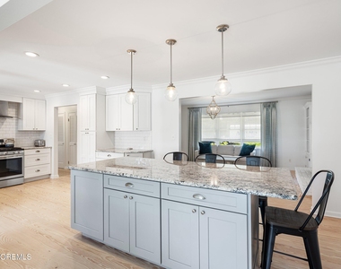 1204 Holly Place - Photo Thumbnail 12