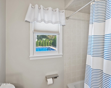 1204 Holly Place - Photo Thumbnail 24