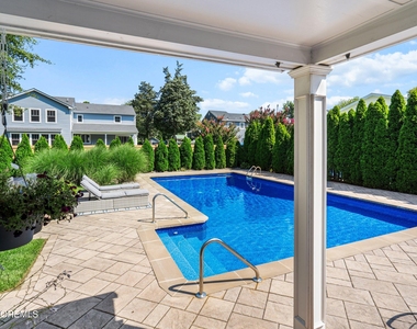 1204 Holly Place - Photo Thumbnail 27