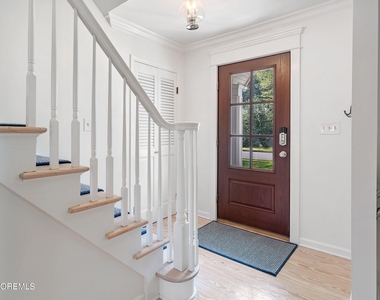 1204 Holly Place - Photo Thumbnail 2