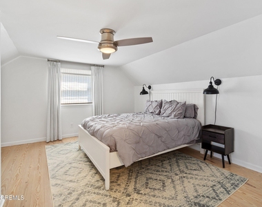 1204 Holly Place - Photo Thumbnail 14