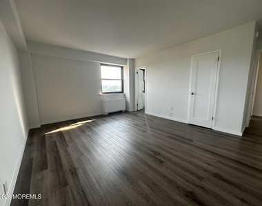 10 Ocean Boulevard - Photo Thumbnail 18