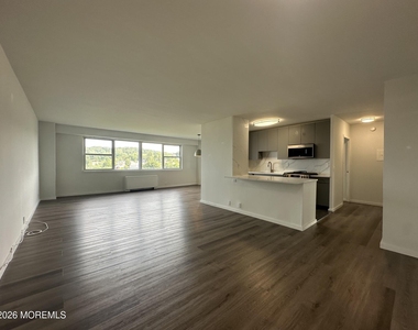 10 Ocean Boulevard - Photo Thumbnail 6