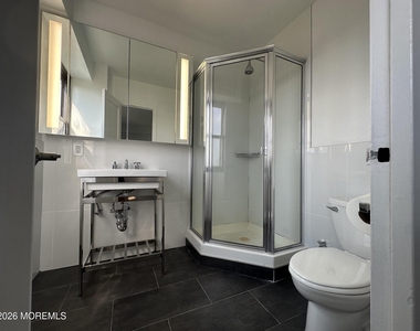 10 Ocean Boulevard - Photo Thumbnail 20