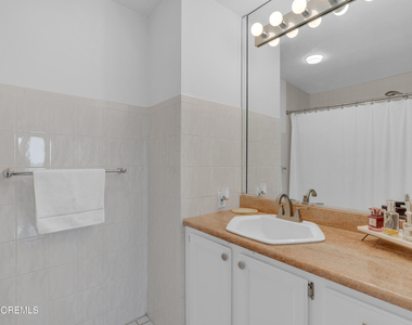 525 Ocean Boulevard - Photo Thumbnail 15