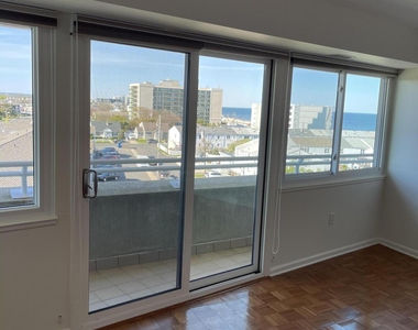 525 Ocean Boulevard - Photo Thumbnail 16