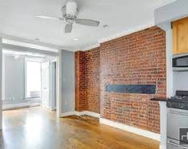Avenue B - Photo Thumbnail 1