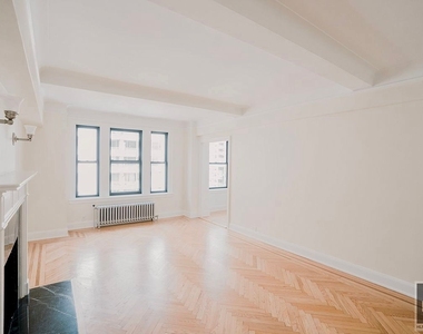 East 68 Street - Photo Thumbnail 1
