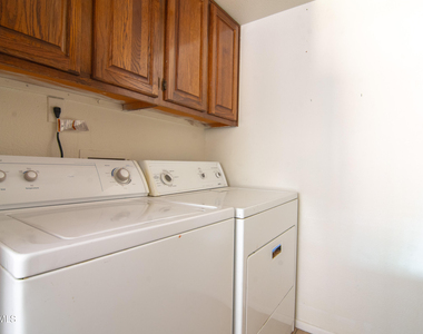 4221 E Almeria Road - Photo Thumbnail 9