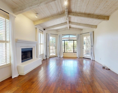 8100 E Camelback Road - Photo Thumbnail 5