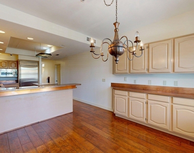8100 E Camelback Road - Photo Thumbnail 12