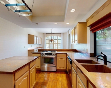8100 E Camelback Road - Photo Thumbnail 10