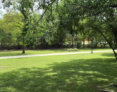 216 E Denton Drive - Photo Thumbnail 9