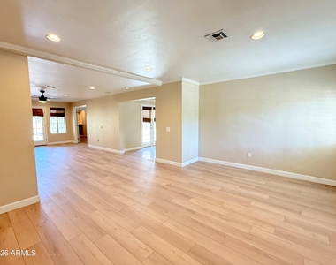 1326 W Palm Lane - Photo Thumbnail 3