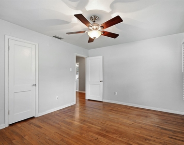 3412 Brady Avenue - Photo Thumbnail 15