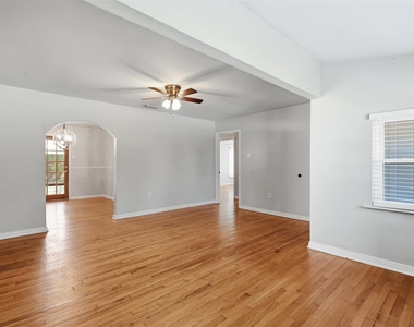3412 Brady Avenue - Photo Thumbnail 4