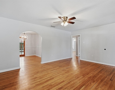 3412 Brady Avenue - Photo Thumbnail 5