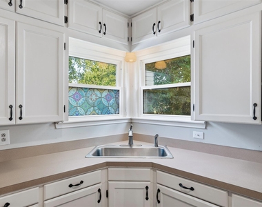 3412 Brady Avenue - Photo Thumbnail 10