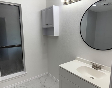 206 E Ridgegate Drive - Photo Thumbnail 26