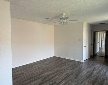 206 E Ridgegate Drive - Photo Thumbnail 24