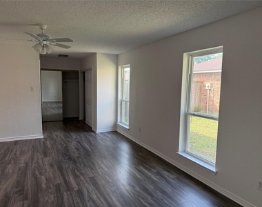 206 E Ridgegate Drive - Photo Thumbnail 23