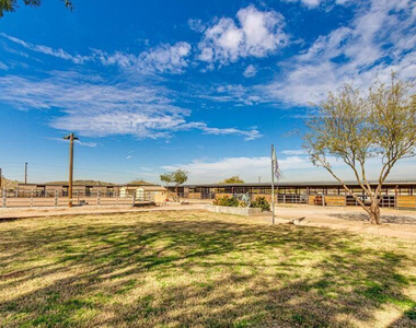 3232 W Carver Road - Photo Thumbnail 7