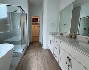229 Invermore Drive - Photo Thumbnail 10