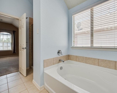 10516 Bolivar Drive - Photo Thumbnail 14